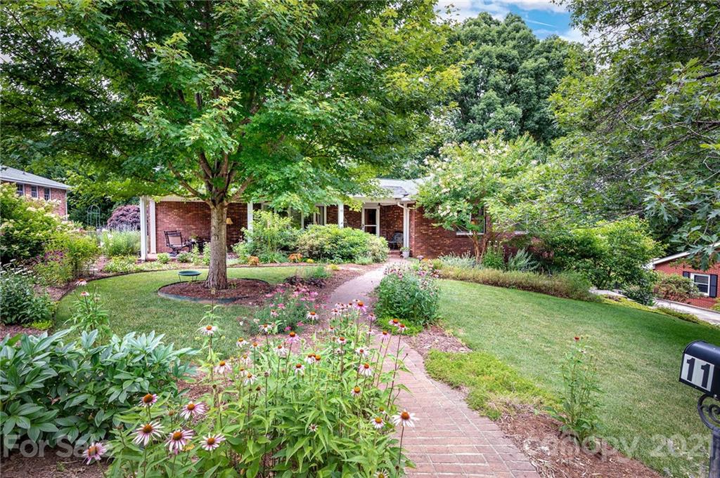 11 Reynolds Place Asheville NC 28804