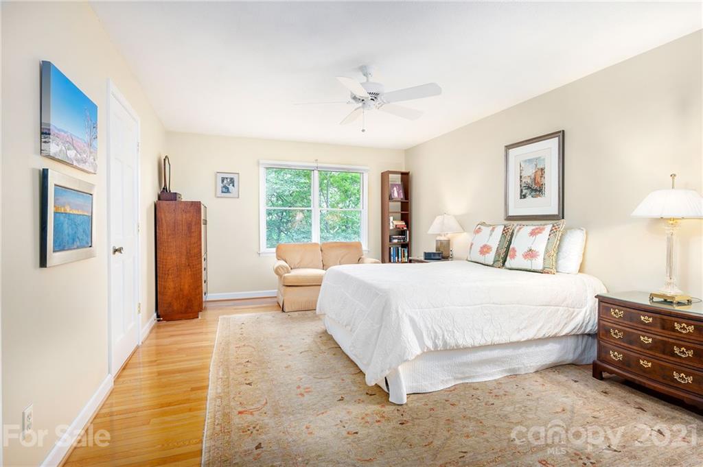 11 Reynolds Place Asheville NC 28804