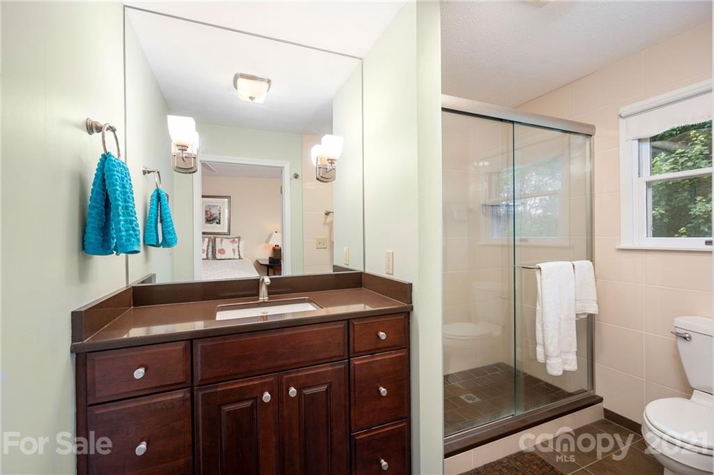 11 Reynolds Place Asheville NC 28804