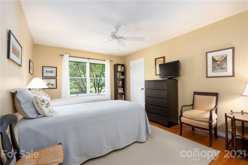 11 Reynolds Place Asheville NC 28804