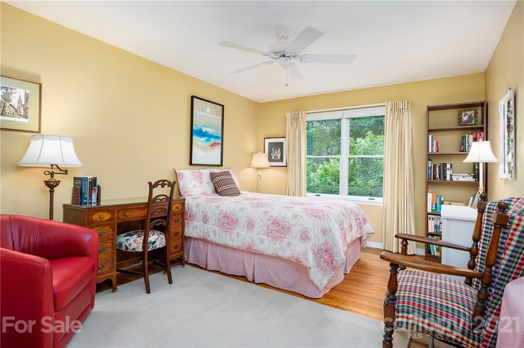 11 Reynolds Place Asheville NC 28804