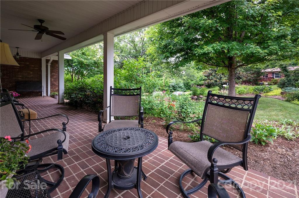 11 Reynolds Place Asheville NC 28804