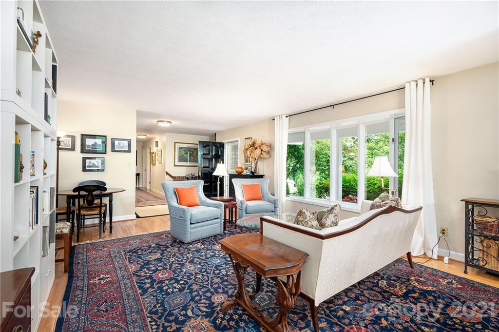 11 Reynolds Place Asheville NC 28804