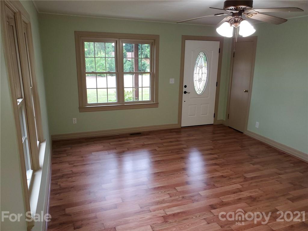 7494 Cruso Road Canton NC 28716