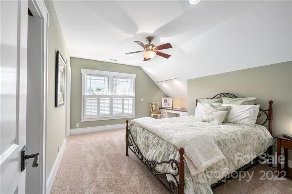 10 Applewood Drive Asheville NC 28805