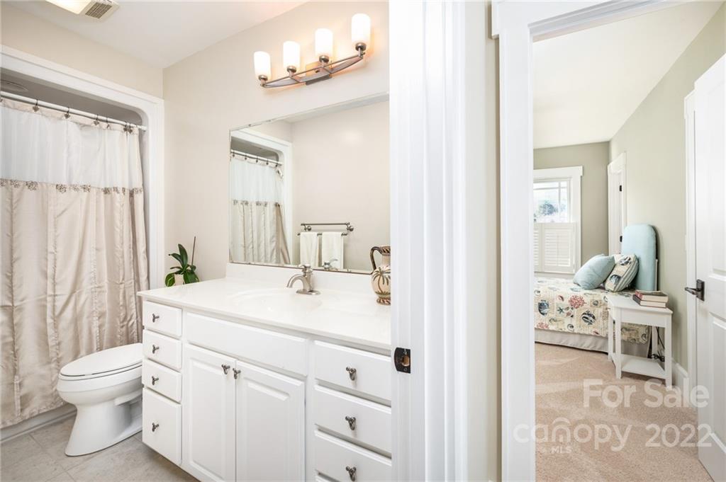 10 Applewood Drive Asheville NC 28805