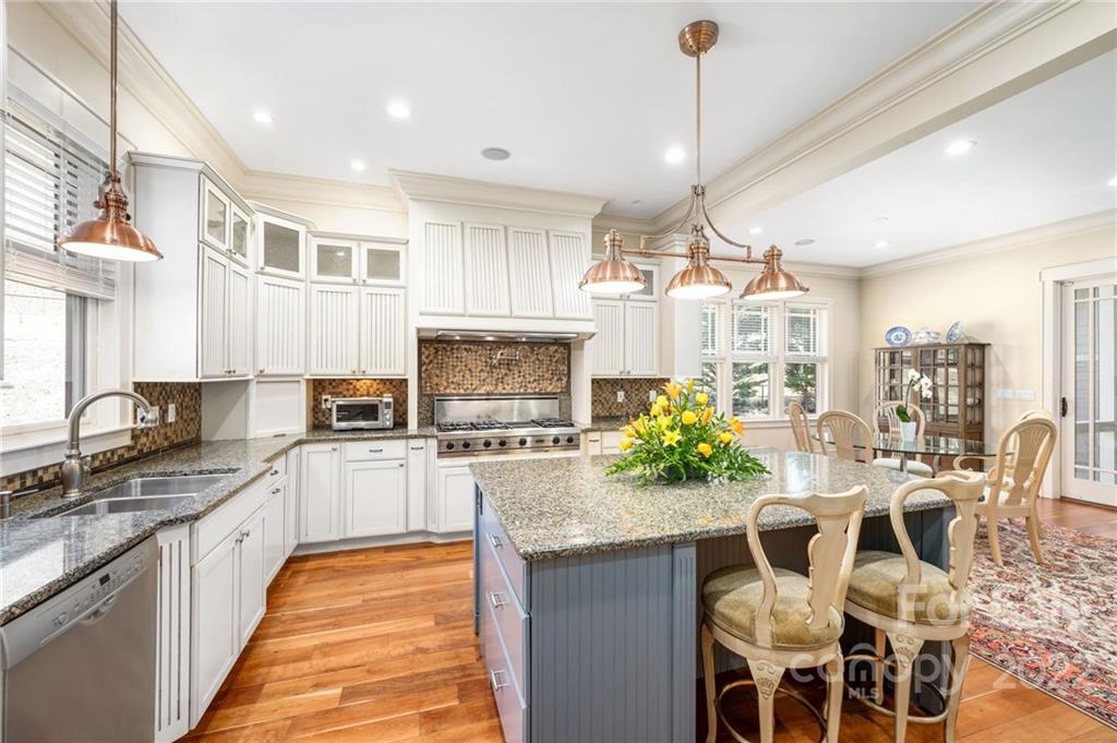 10 Applewood Drive Asheville NC 28805