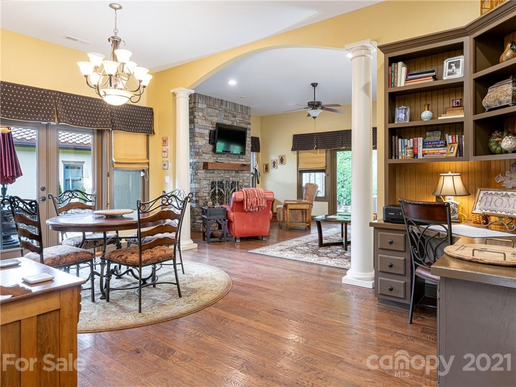 9 Pacifico Drive Asheville NC 28806