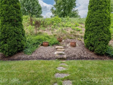9 Pacifico Drive Asheville NC 28806