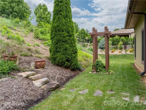 9 Pacifico Drive Asheville NC 28806