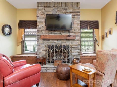 9 Pacifico Drive Asheville NC 28806