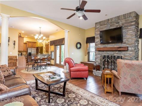 9 Pacifico Drive Asheville NC 28806