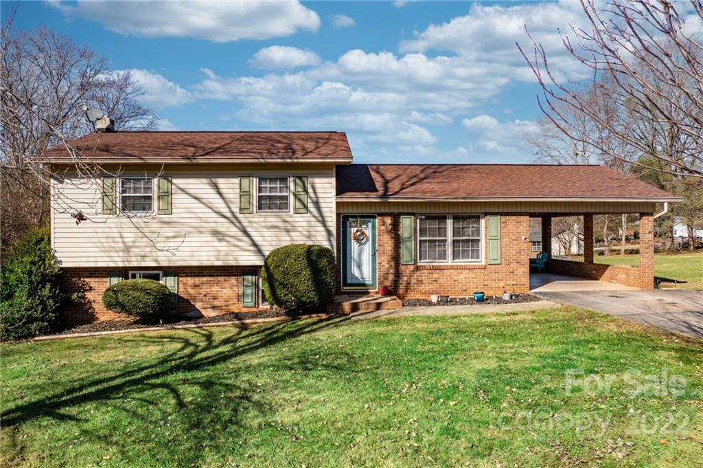 1986 Villa Drive Newton NC 28658
