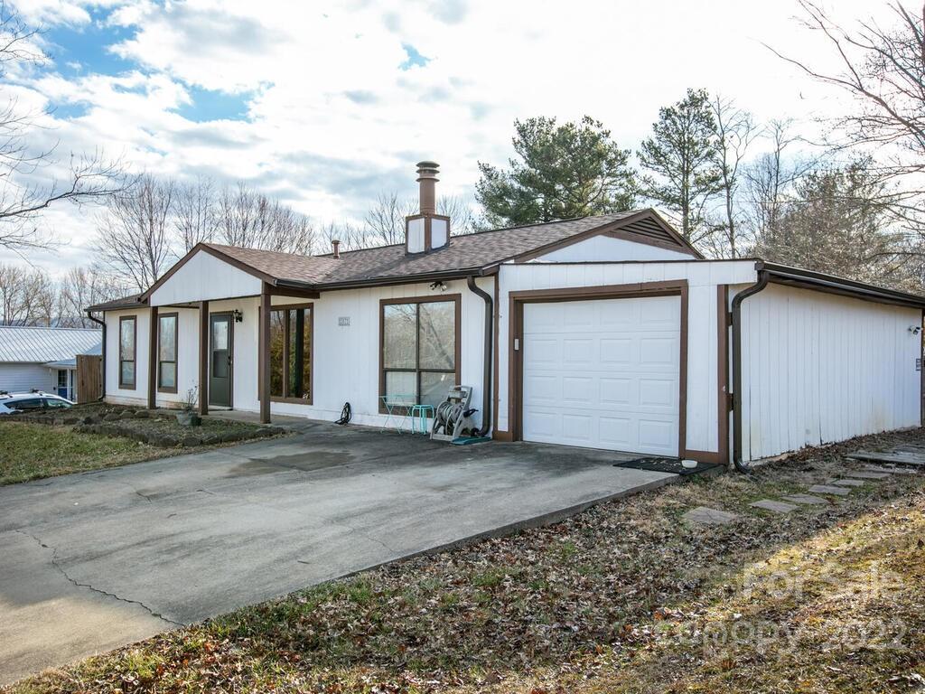 207 Scottlynn Drive Asheville NC 28806