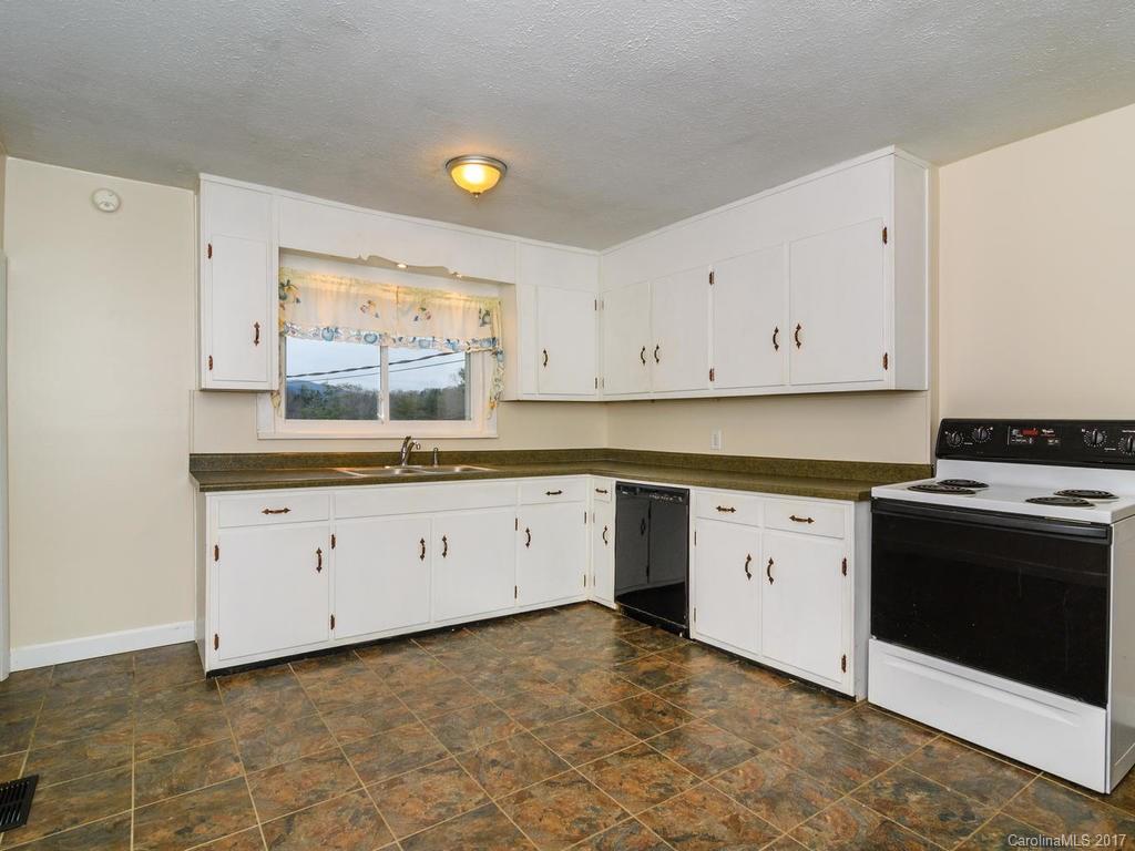 14 Merion Drive Asheville NC 28806