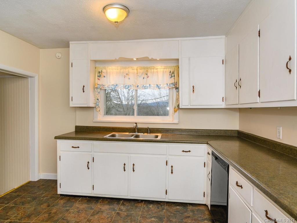 14 Merion Drive Asheville NC 28806