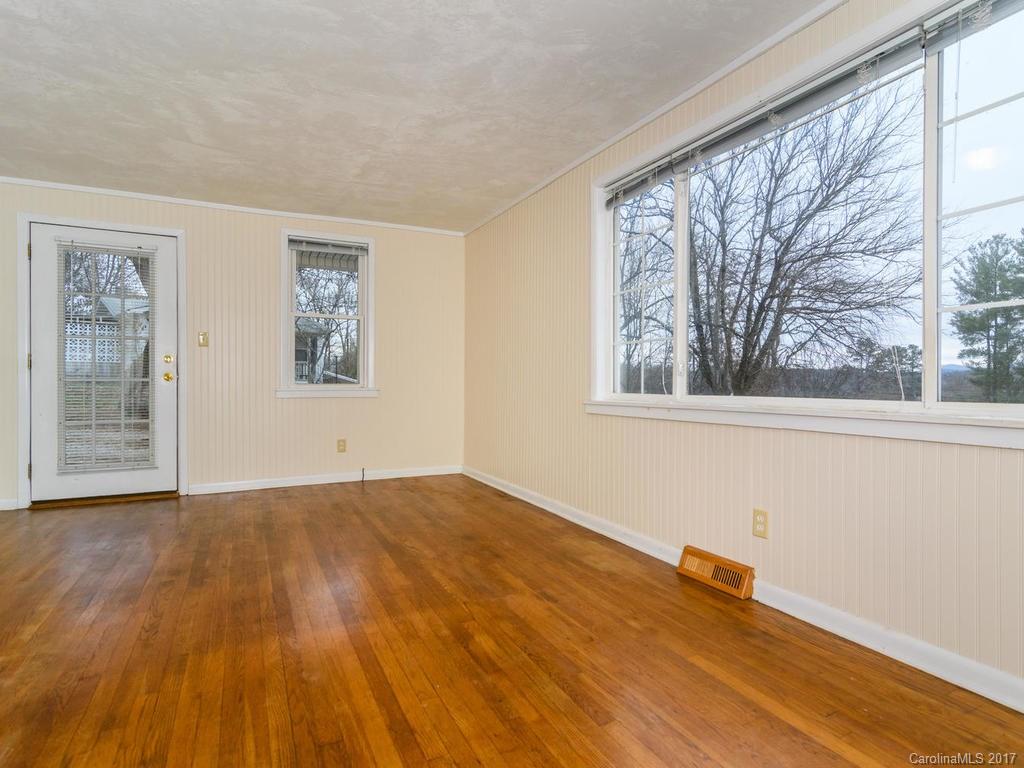 14 Merion Drive Asheville NC 28806