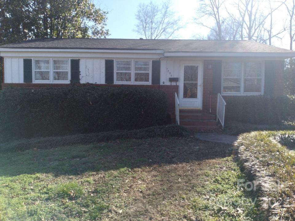 1725 Crestdale Drive Charlotte NC 28216