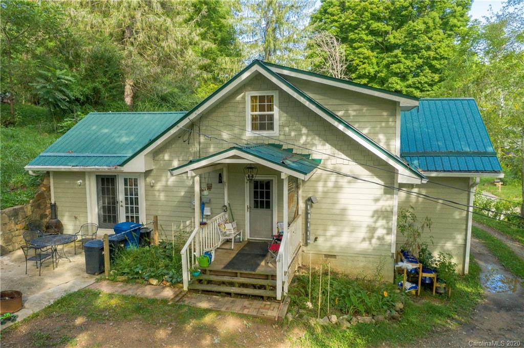 53 Travis Street Clyde NC 28721