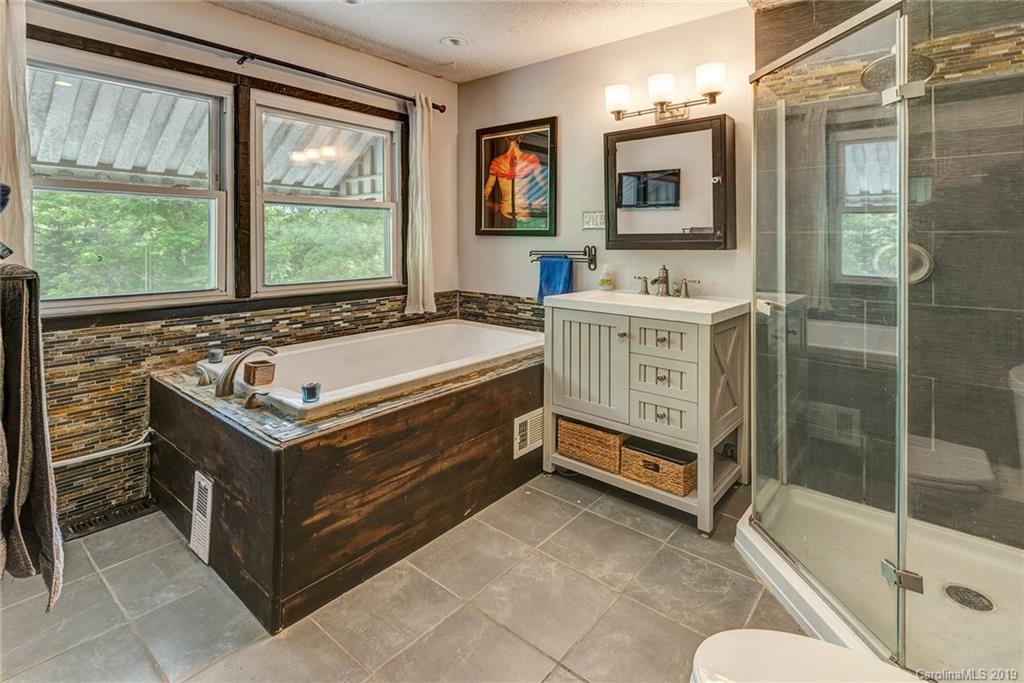 20 Starmount Drive Asheville NC 28806