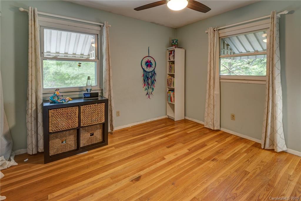 20 Starmount Drive Asheville NC 28806