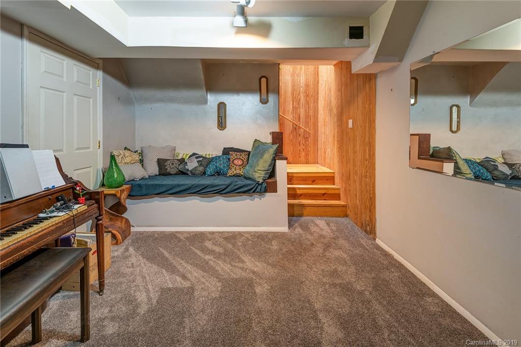 20 Starmount Drive Asheville NC 28806