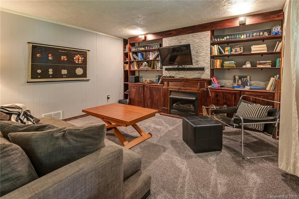 20 Starmount Drive Asheville NC 28806