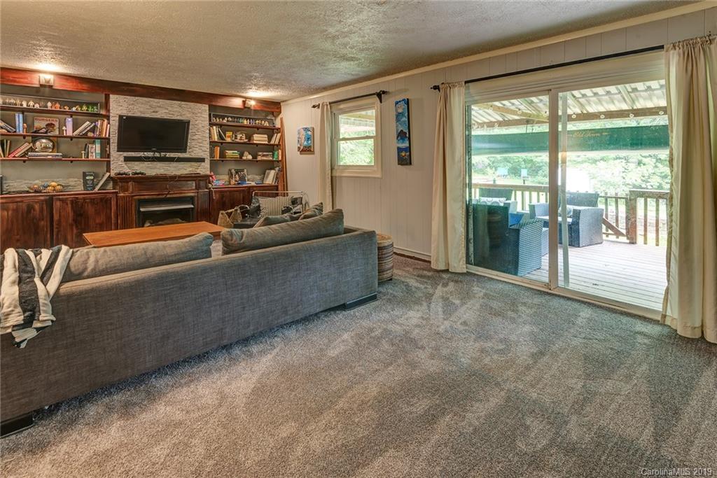 20 Starmount Drive Asheville NC 28806