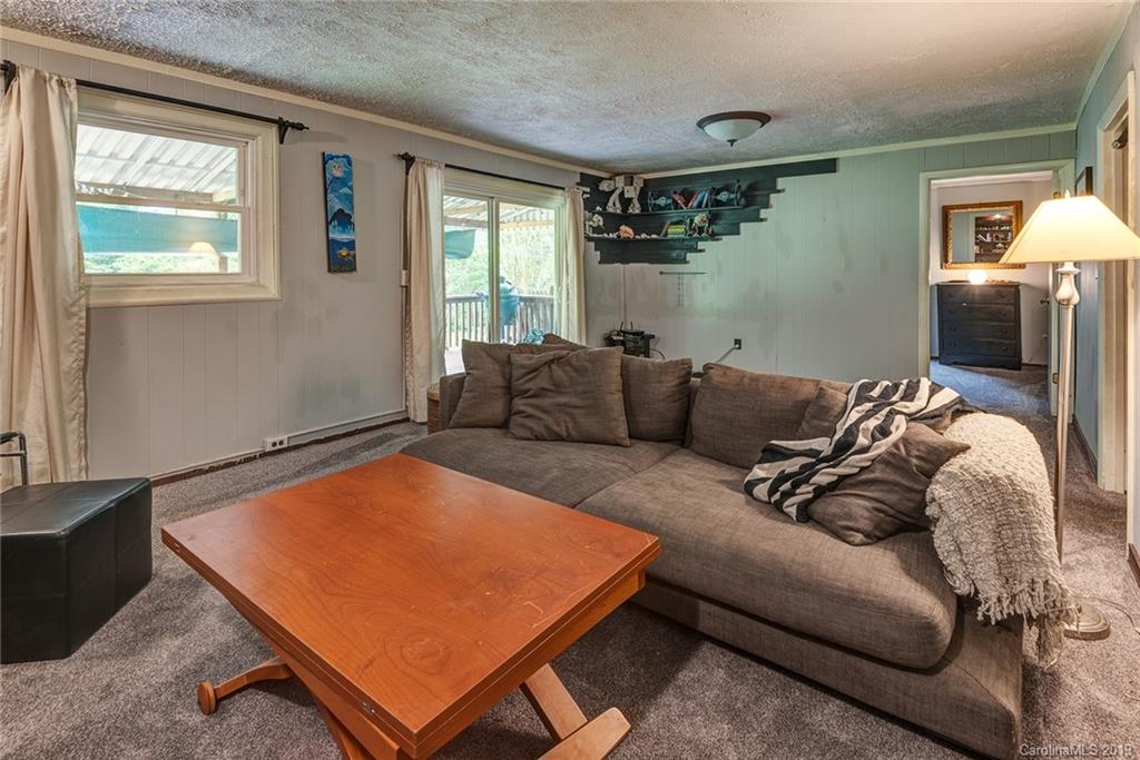 20 Starmount Drive Asheville NC 28806