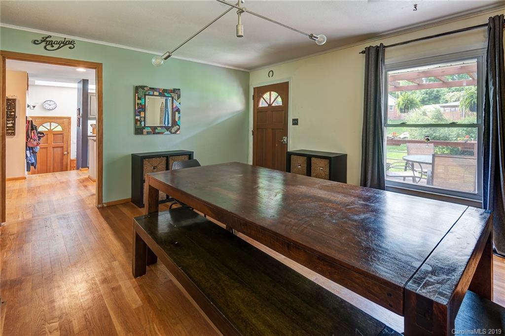 20 Starmount Drive Asheville NC 28806