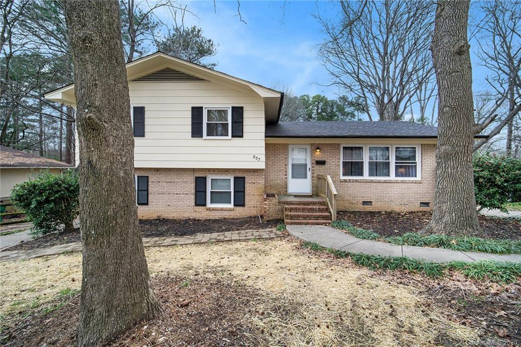 907 Log Cabin Road Charlotte NC 28213