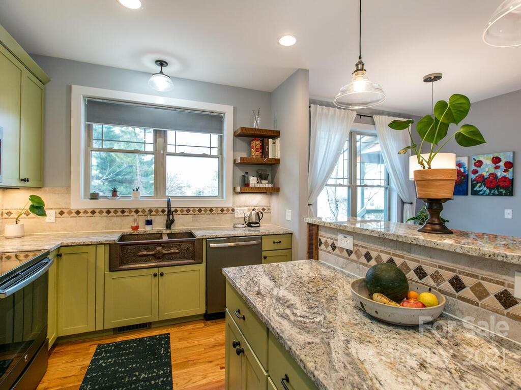 44 Garden Circle Asheville NC 28806