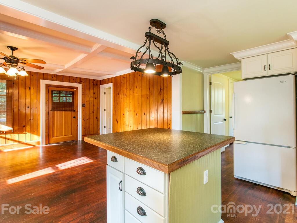 77 Starnes Cove Road Asheville NC 28806
