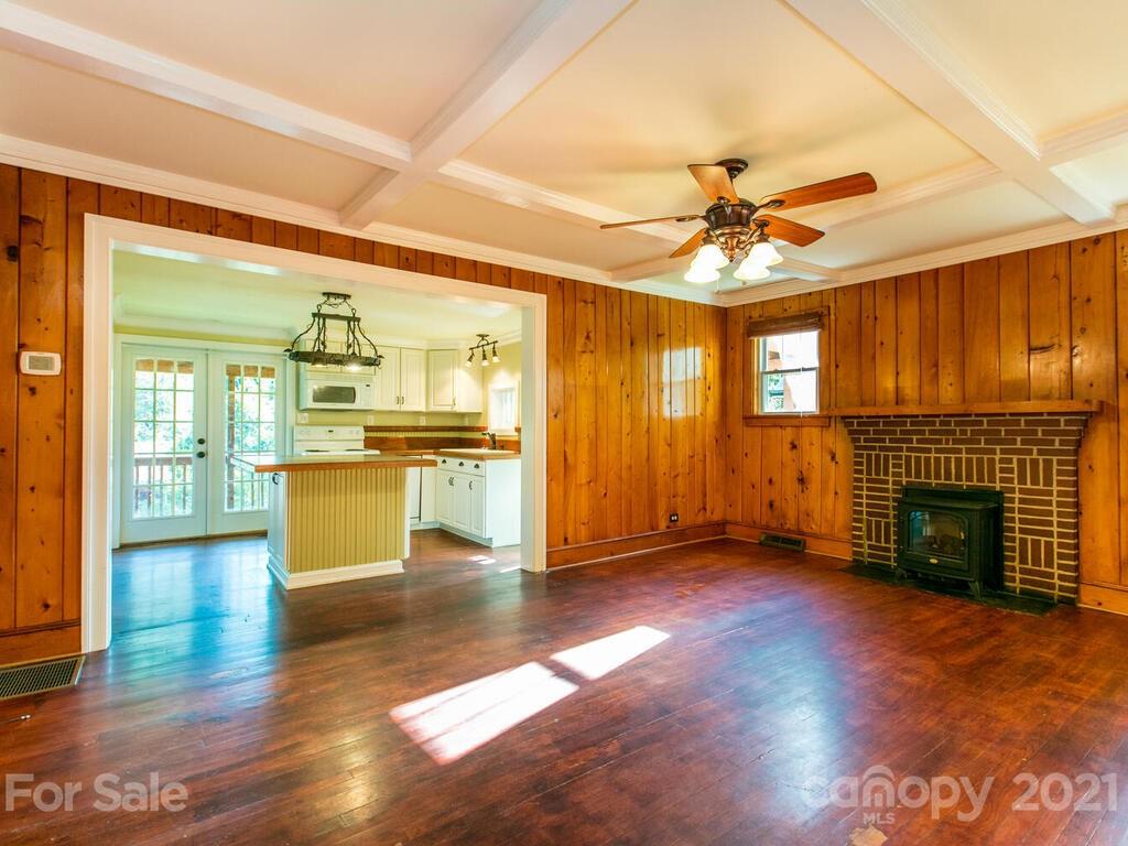77 Starnes Cove Road Asheville NC 28806