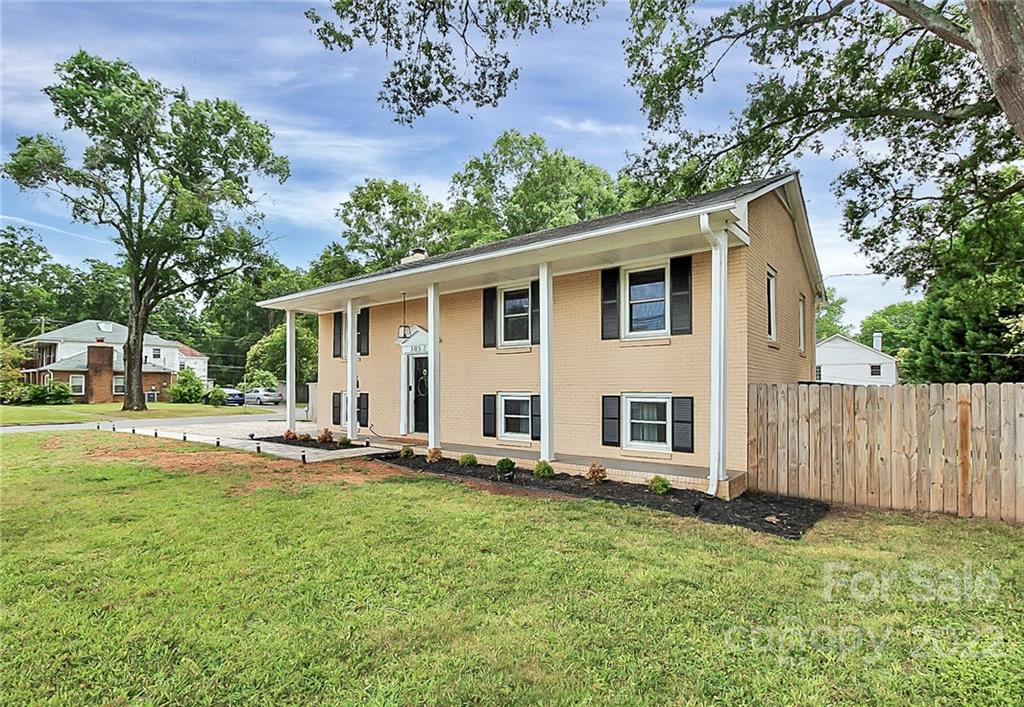 3052 Brookridge Lane Charlotte NC 28211