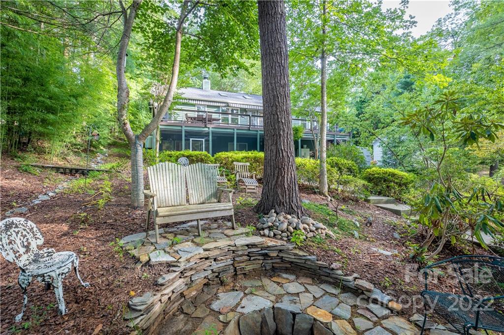 2680 Laurel Pointe Drive Nebo NC 28761