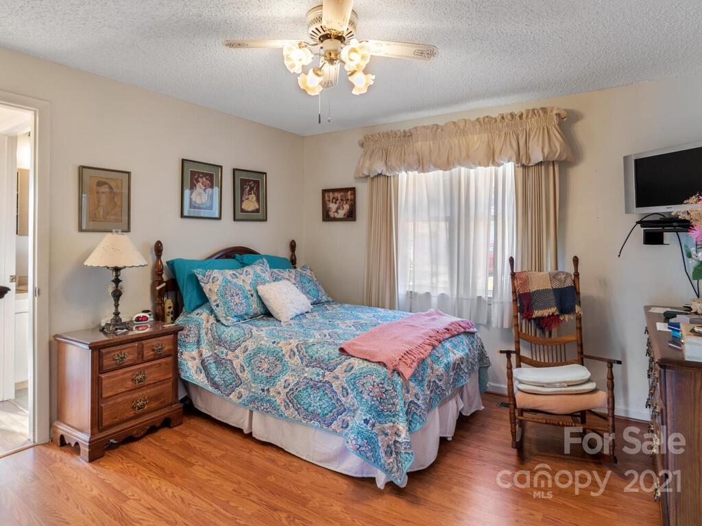 162 Beaver Drive Asheville NC 28804