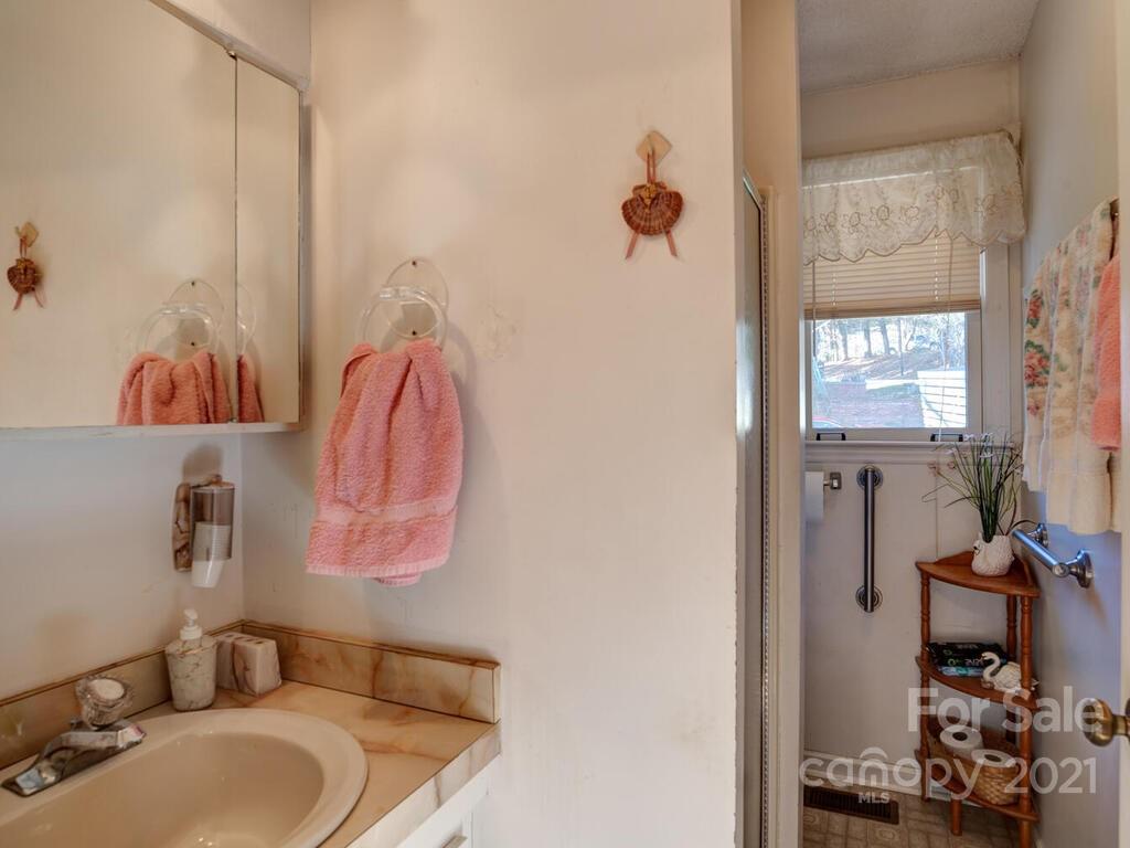 162 Beaver Drive Asheville NC 28804