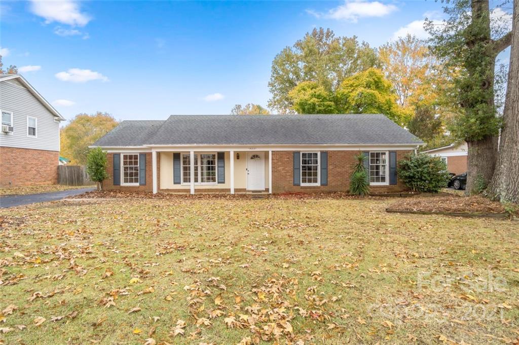 15821 Fairfield Drive Matthews NC 28104