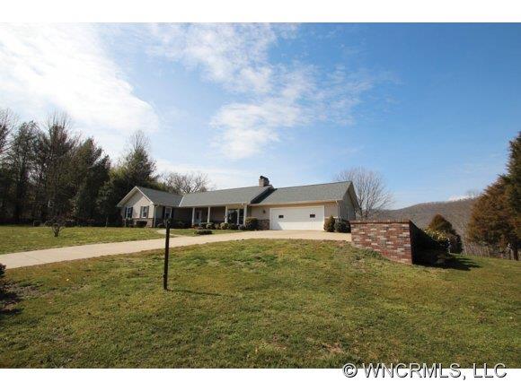 733 Gash Road Mills River NC 28759