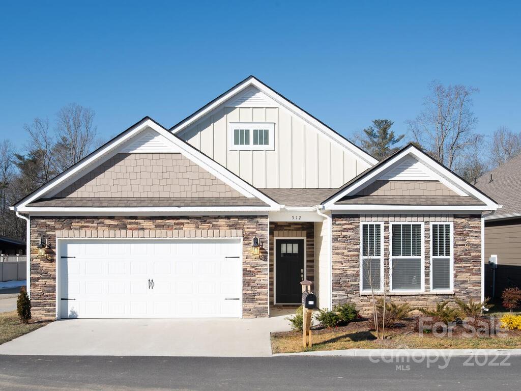 512 Summerfield Place Flat Rock NC 28731