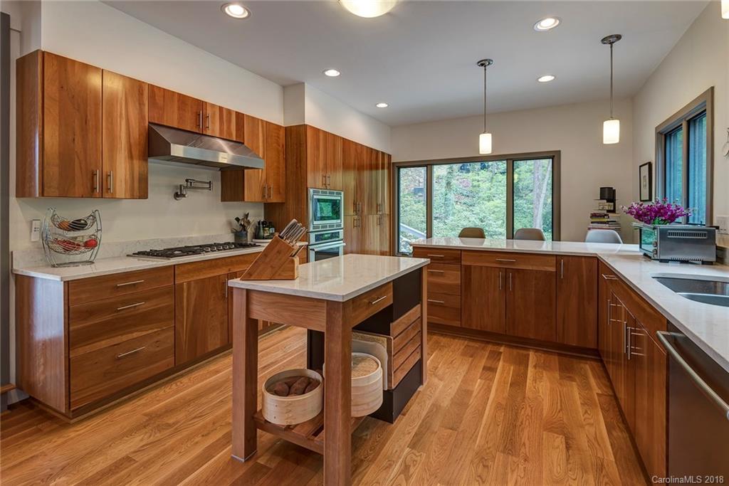 13 Pine Tree Road Asheville NC 28804