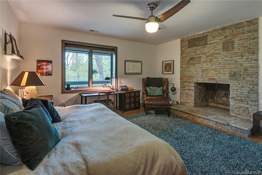 13 Pine Tree Road Asheville NC 28804