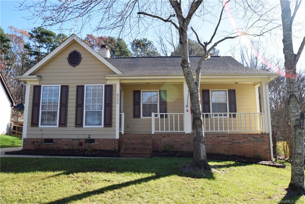 8525 Red Setter Lane Charlotte NC 28227