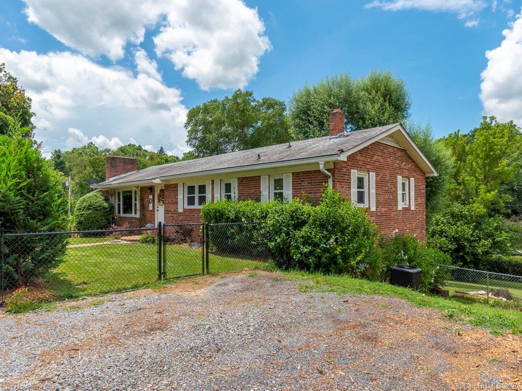 20 Hill N Dale Drive Clyde NC 28721