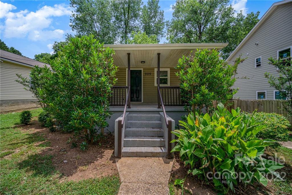 909 Mcarthur Avenue Charlotte NC 28206
