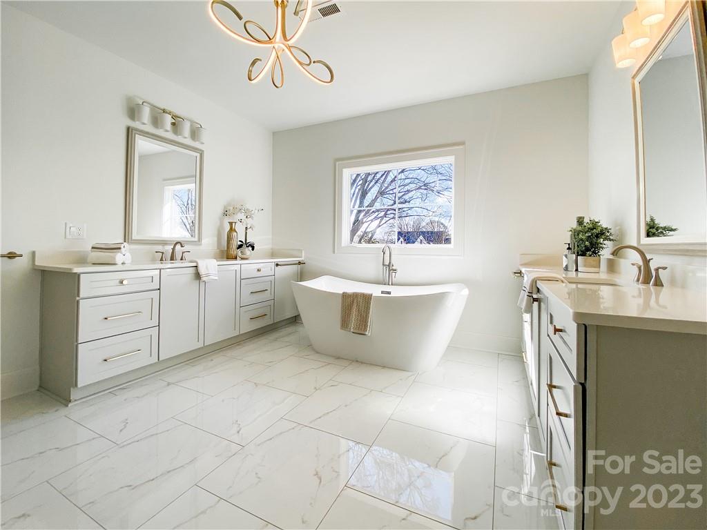 626 Melbourne Court Charlotte NC 28209