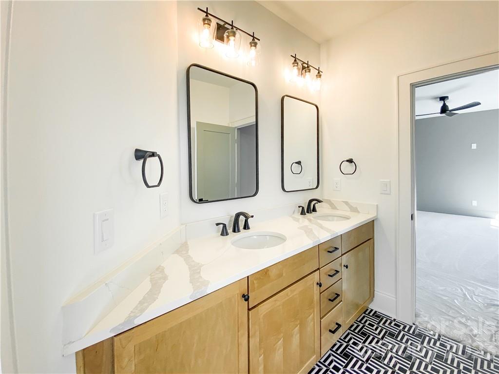 626 Melbourne Court Charlotte NC 28209