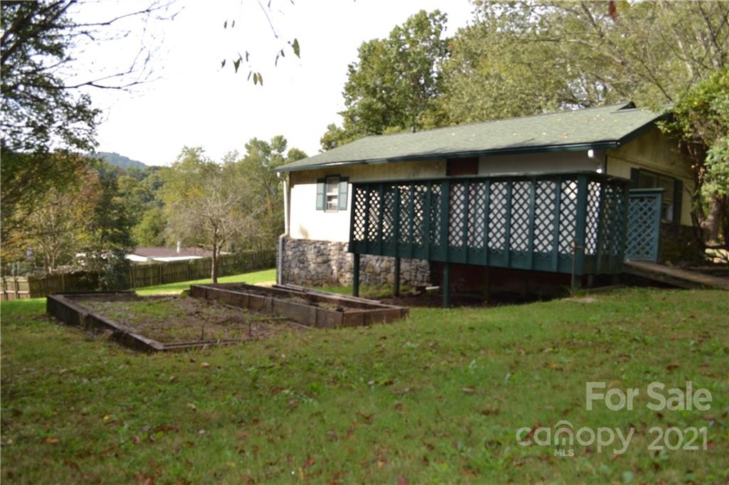 31 Fair Drive Candler NC 28715