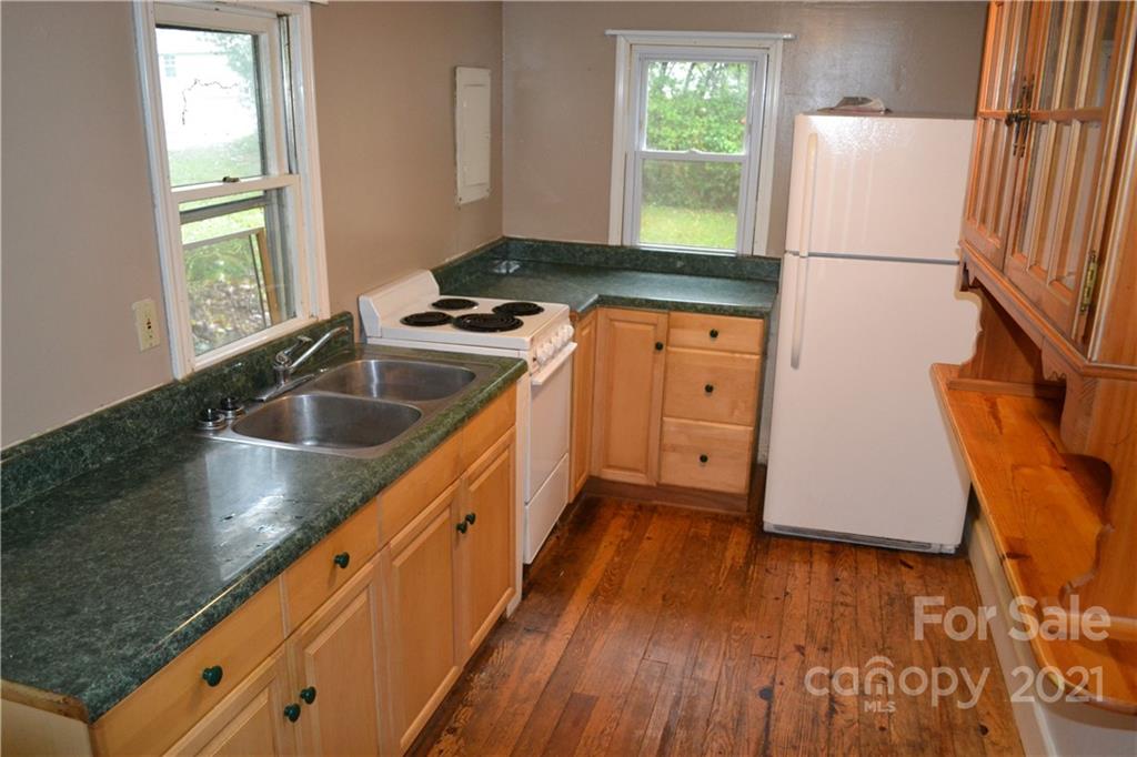 31 Fair Drive Candler NC 28715